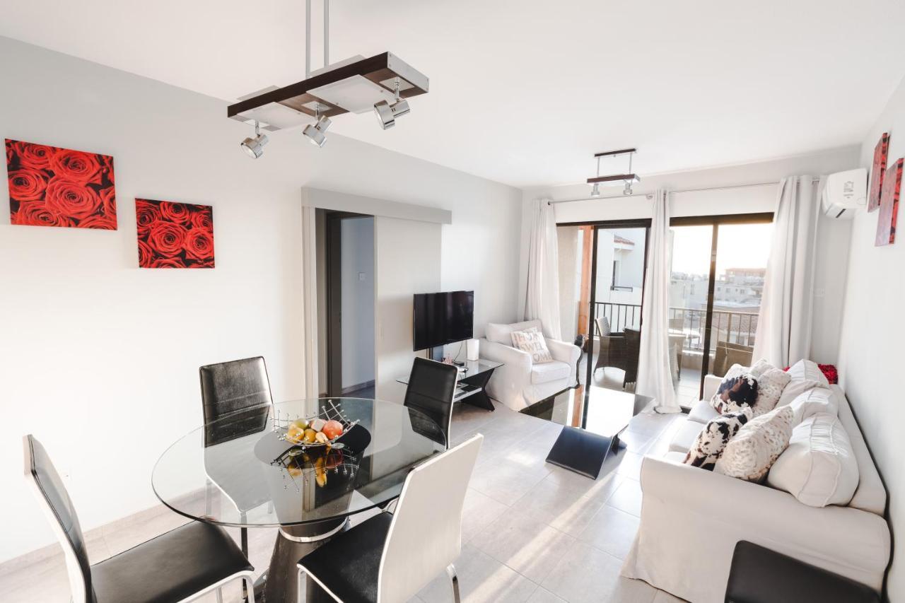 Paphos Alexis Apartments - Lovely 2-Bedroom With Swimming Pool מראה חיצוני תמונה