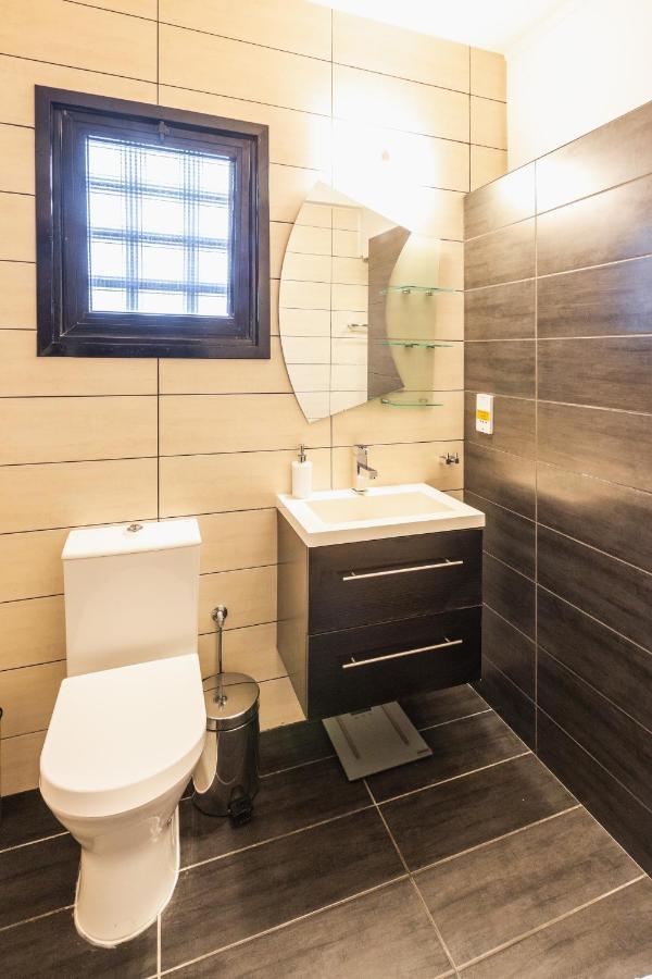 Paphos Alexis Apartments - Lovely 2-Bedroom With Swimming Pool מראה חיצוני תמונה